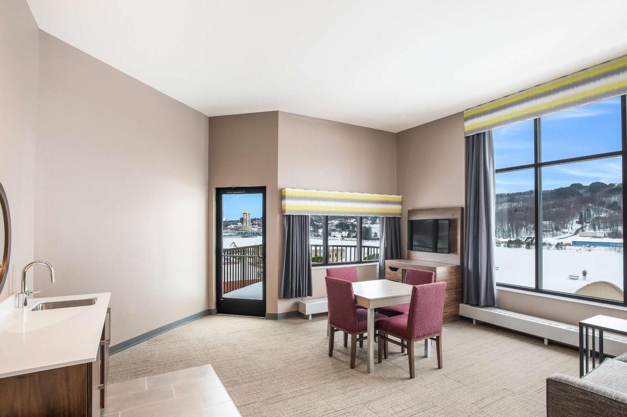 Hampton Inn & Suites Houghton Exteriör bild